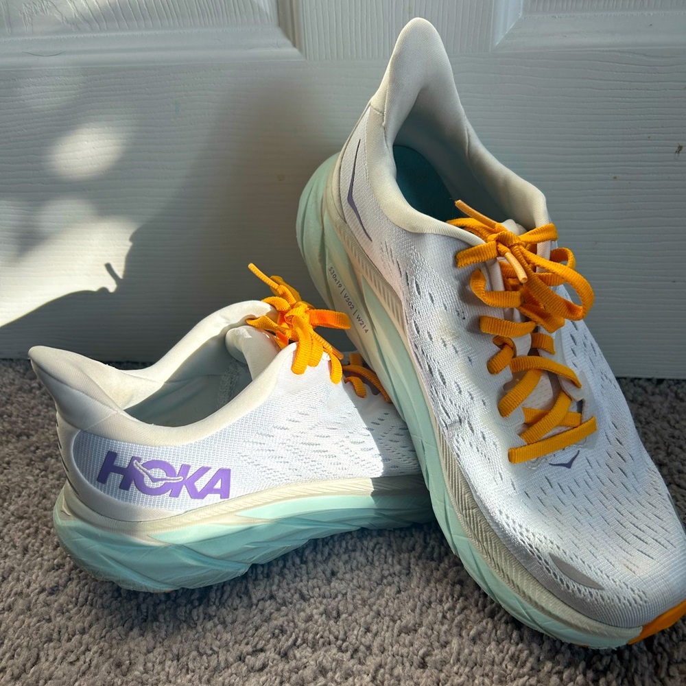 Hoka Clifton 8.